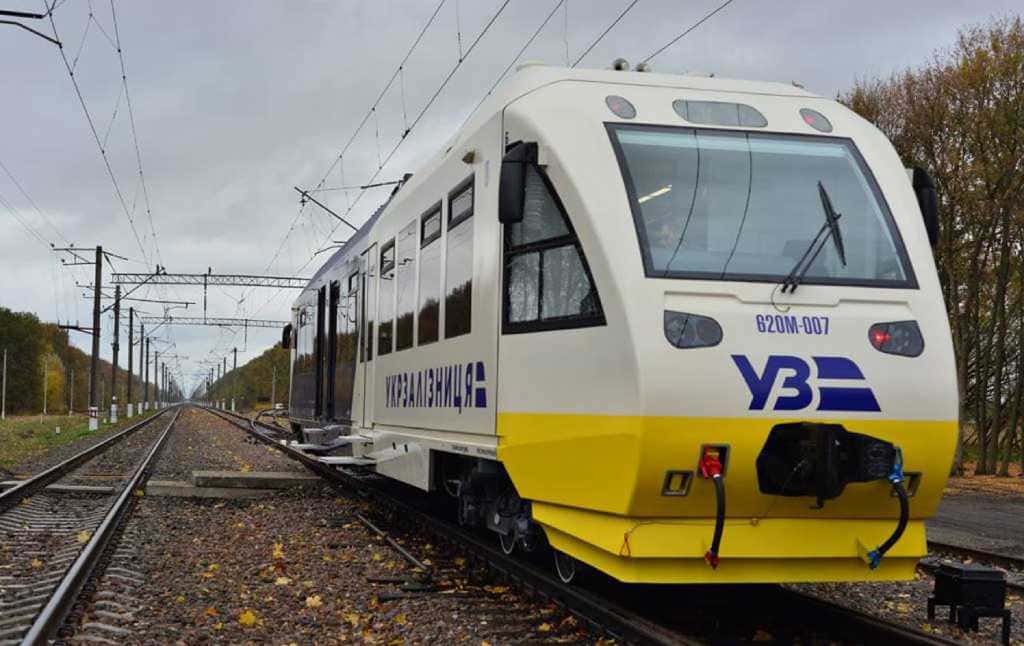 Росія завдала ударів по п’яти залізничним вузлам в Україні Укрзалізниця