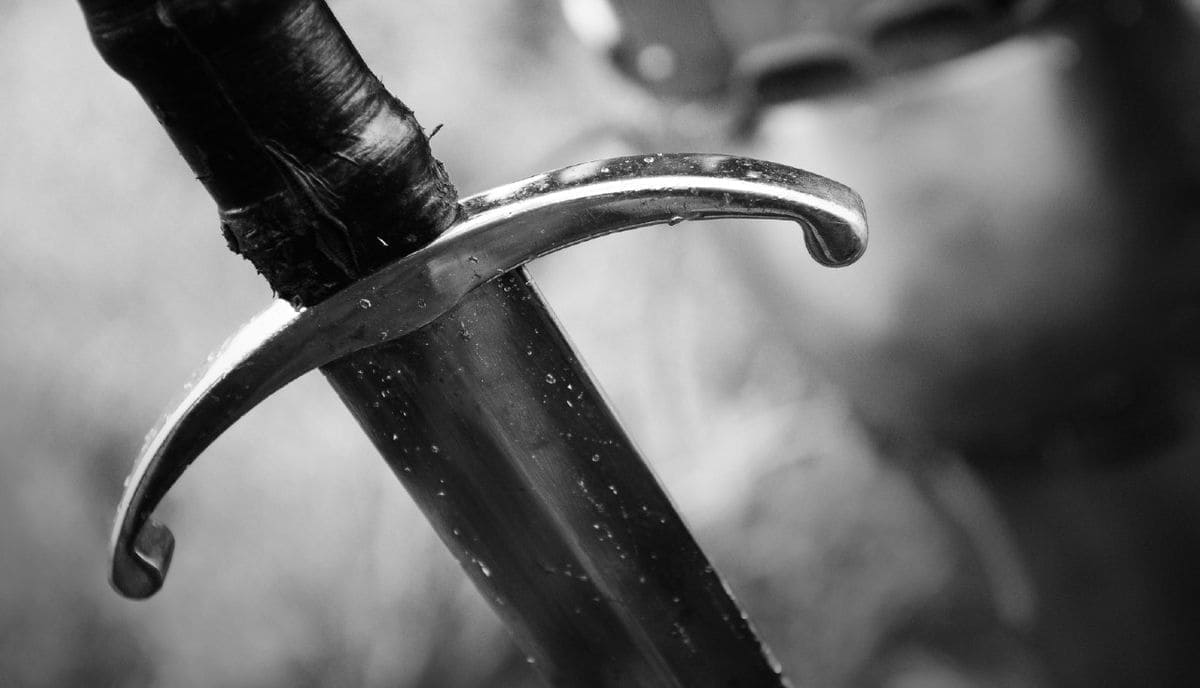 Лицарський меч віком тисячу років виявили на південному заході Польщі