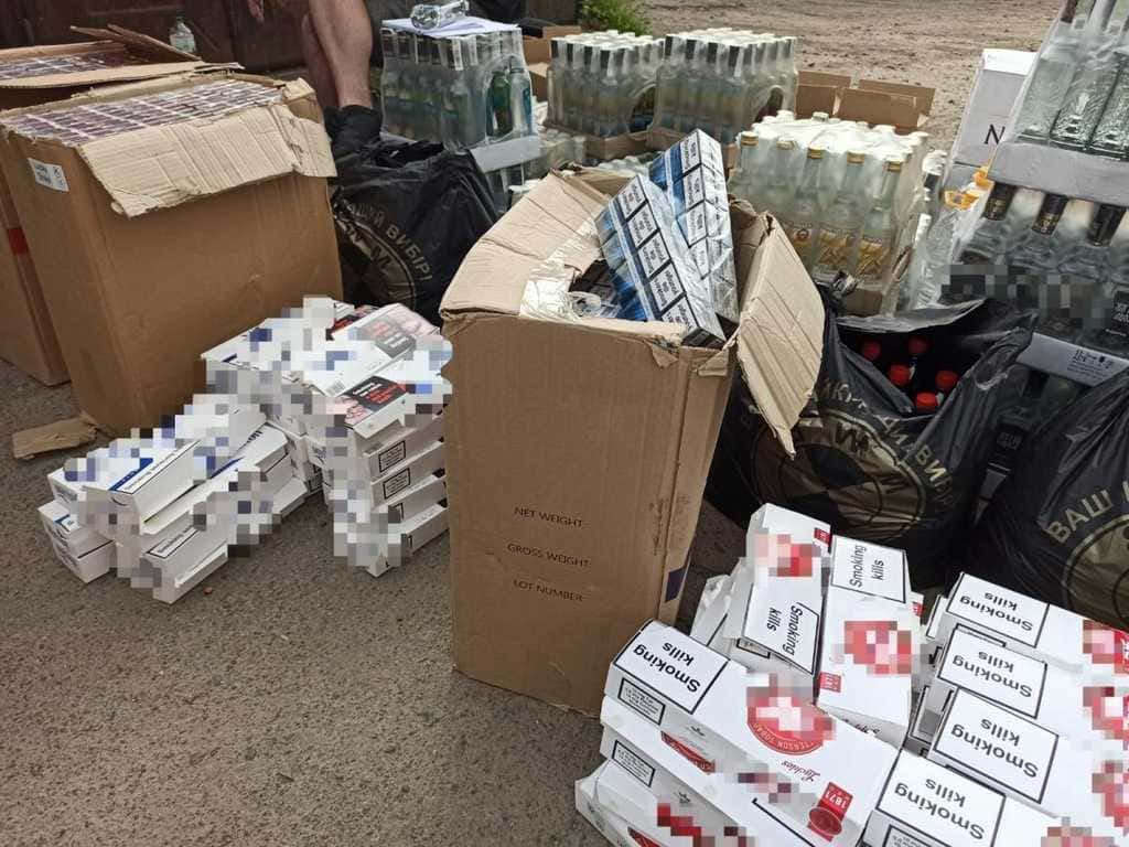 Вилучені у рівнянина 4200 пачок цигарок передадуть на потреби ЗСУ