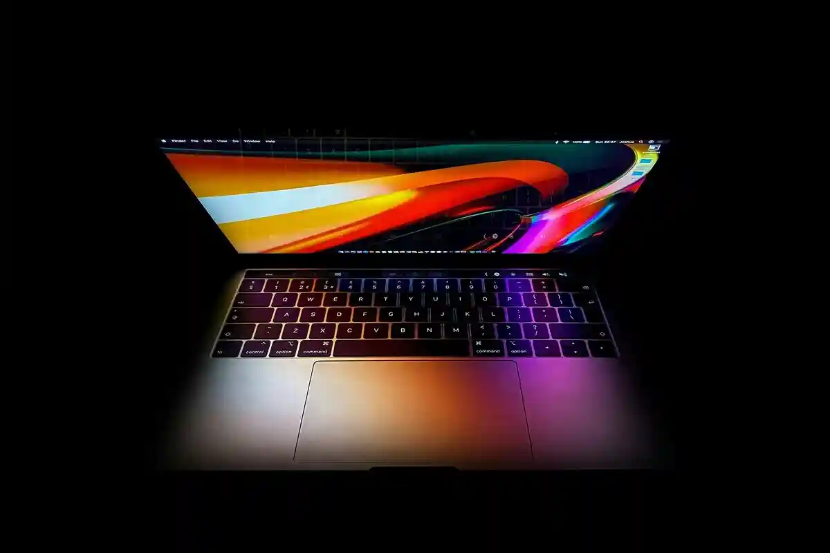 MacBook без зарядки: чому Apple прибрала адаптер
