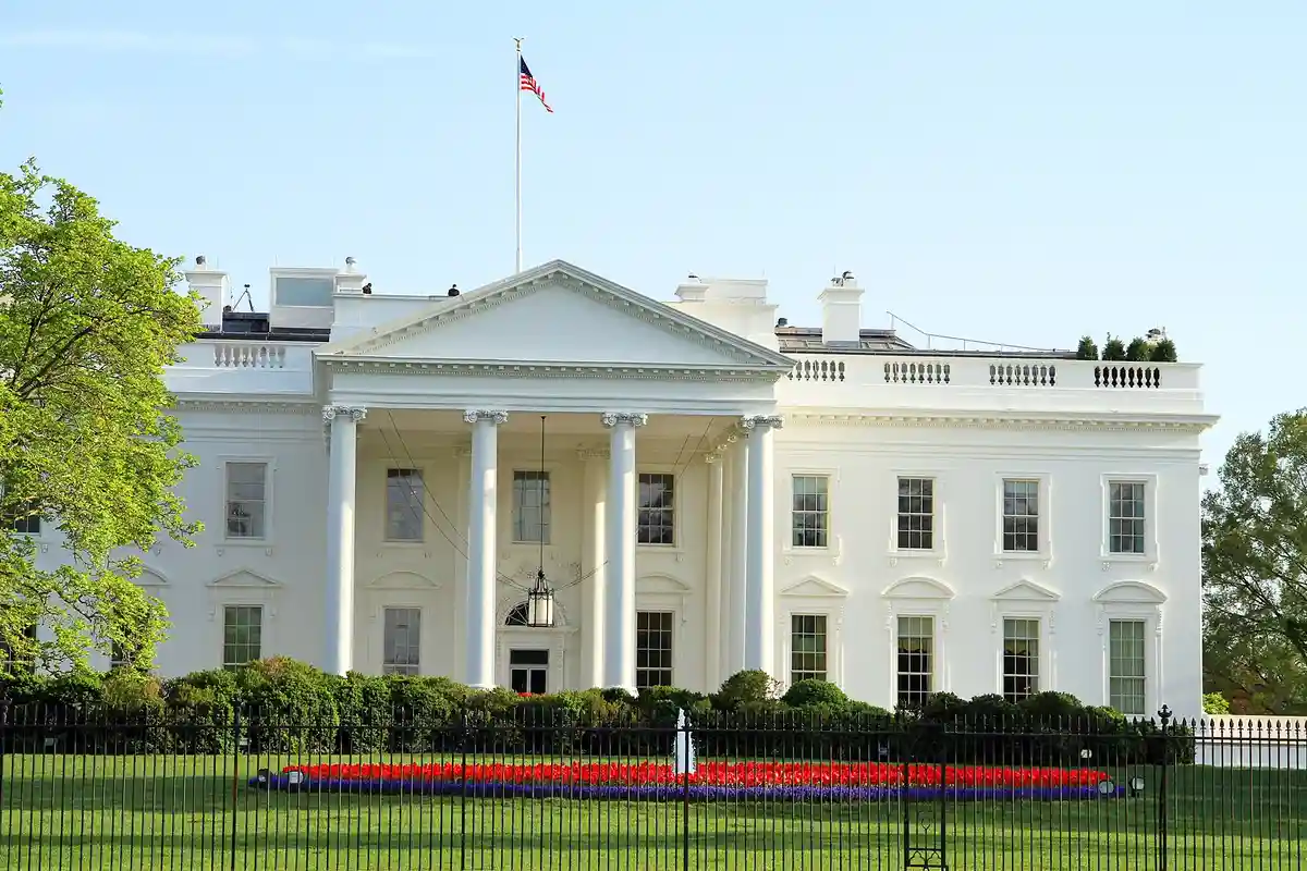 Коментарі Трампа під підписами президентів США