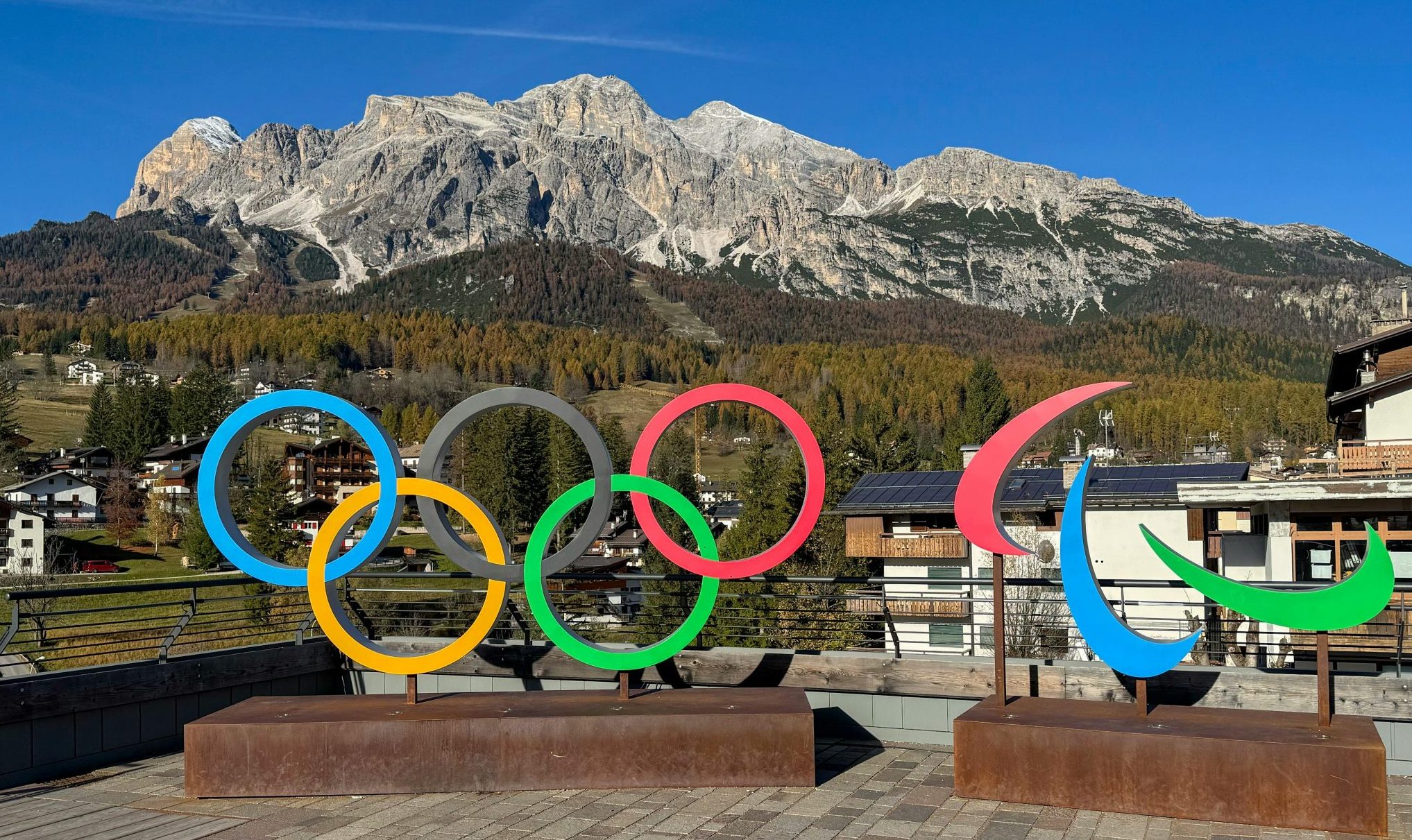 Костюми на відкритті Олімпіади в Мілані